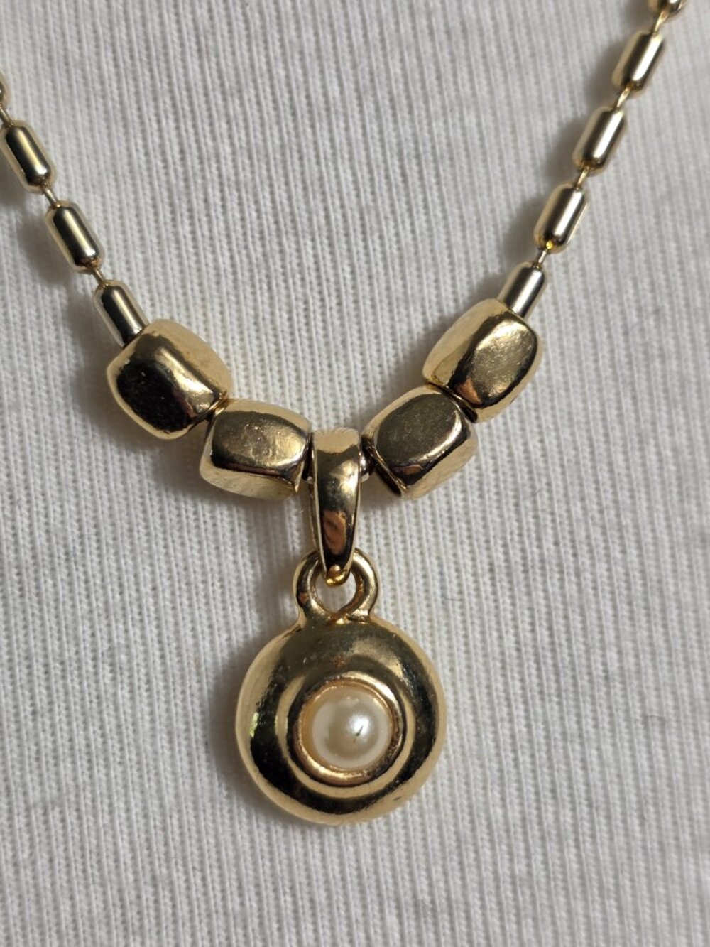 Soho Designs Gold Tone Pendant Necklace Centered Pearl & Beaded Style Chain - Picture 6 of 8